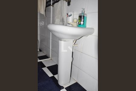 Casa para alugar com 125m², 2 quartos e 2 vagas Banheiro Social