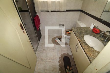 Casa à venda com 230m², 5 quartos e 4 vagasBanheiro 1