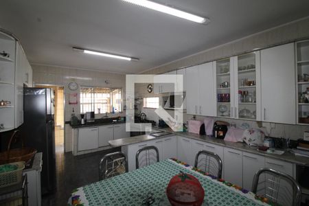 Casa à venda com 230m², 5 quartos e 4 vagasCozinha