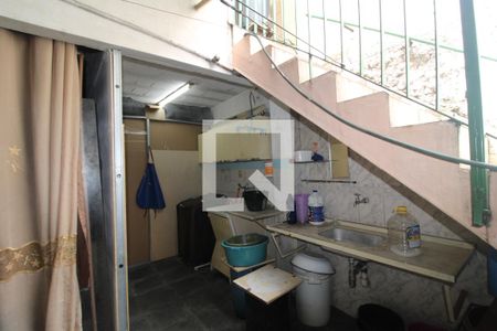 Casa à venda com 230m², 5 quartos e 4 vagasÁrea de Serviço