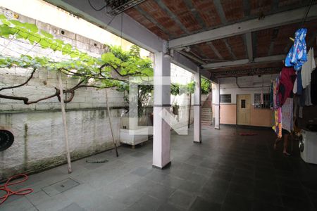 Casa à venda com 230m², 5 quartos e 4 vagasÁrea de Serviço