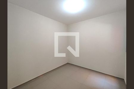 Quarto 1 de casa para alugar com 2 quartos, 70m² em Vila Romanopolis, Ferraz de Vasconcelos