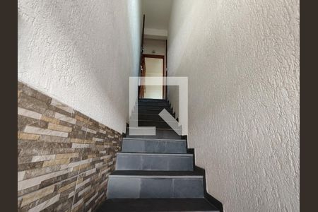 Casa para alugar com 70m², 2 quartos e 1 vagaEscada