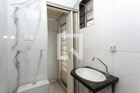 Casa para alugar com 60m², 2 quartos e sem vaga Casa para alugar com 60m², 2 quartos e sem vagaBanheiro