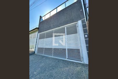 Casa à venda com 200m², 3 quartos e 3 vagasFachada