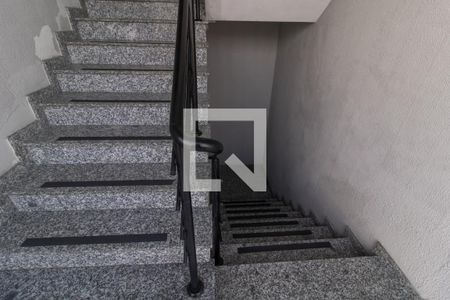 Apartamento à venda com 35m², 1 quarto e sem vaga Apartamento à venda com 35m², 1 quarto e sem vagaEscada