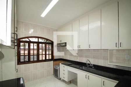 Casa para alugar com 340m², 5 quartos e 5 vagas Casa para alugar com 340m², 5 quartos e 5 vagasCozinha