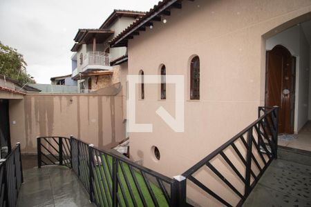 Casa para alugar com 340m², 5 quartos e 5 vagas Casa para alugar com 340m², 5 quartos e 5 vagasÁrea externa