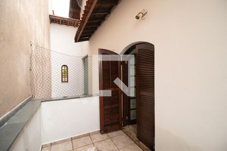 Casa para alugar com 340m², 5 quartos e 5 vagas Casa para alugar com 340m², 5 quartos e 5 vagasVaranda Quarto 2