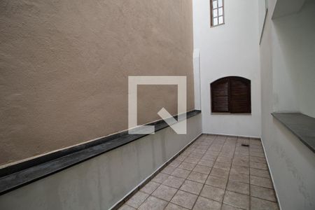 Quintal de casa para alugar com 5 quartos, 340m² em Jardim Guapira, São Paulo