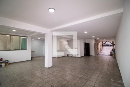 Casa para alugar com 340m², 5 quartos e 5 vagas Casa para alugar com 340m², 5 quartos e 5 vagasGaragem e Área de Serviço