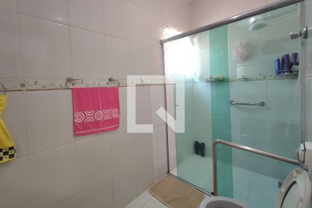 Casa à venda com 348m², 3 quartos e 5 vagas Casa à venda com 348m², 3 quartos e 5 vagasBanheiro