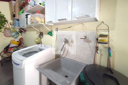 Casa à venda com 348m², 3 quartos e 5 vagas Casa à venda com 348m², 3 quartos e 5 vagasÁrea de Serviço