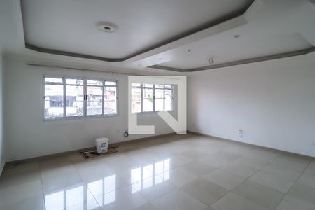 Casa para alugar com 3 quartos, 240m² em Vila Brasilina, São Paulo