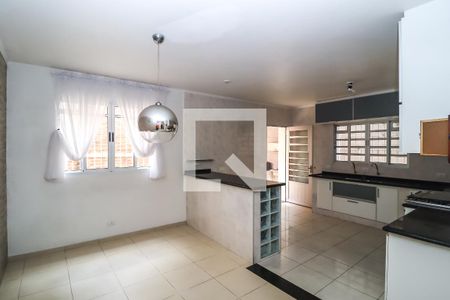 Cozinha de casa para alugar com 3 quartos, 240m² em Vila Brasilina, São Paulo