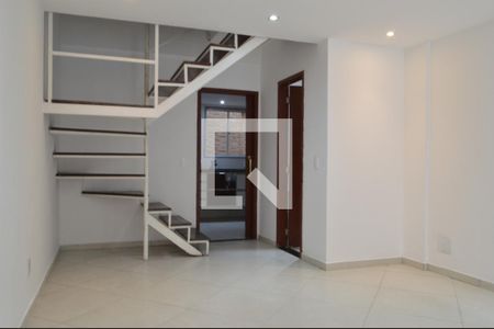 Sala de casa à venda com 2 quartos, 100m² em Curicica, Rio de Janeiro