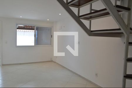 Sala de casa à venda com 2 quartos, 100m² em Curicica, Rio de Janeiro