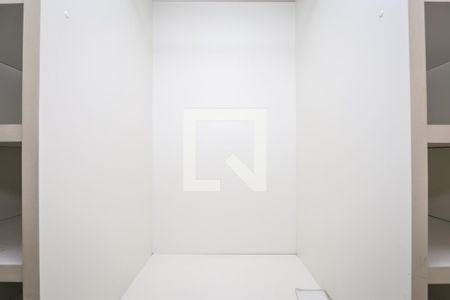 Apartamento para alugar com 90m², 2 quartos e sem vaga Apartamento para alugar com 90m², 2 quartos e sem vagaCloset