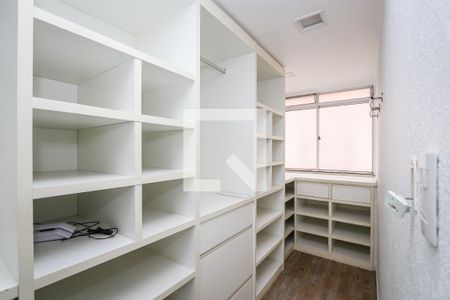 Apartamento para alugar com 90m², 2 quartos e sem vaga Apartamento para alugar com 90m², 2 quartos e sem vagaCloset