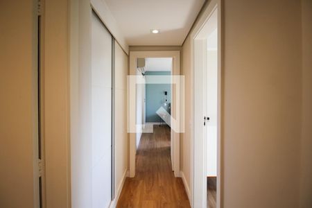 Corredor de apartamento à venda com 3 quartos, 94m² em Vila Nova Conceição, São Paulo