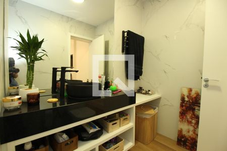 Apartamento à venda com 231m², 2 quartos e 3 vagasBanheiro 2