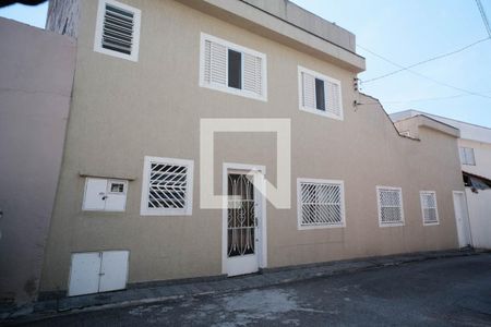 Casa à venda com 140m², 3 quartos e sem vaga Casa à venda com 140m², 3 quartos e sem vagaFachada