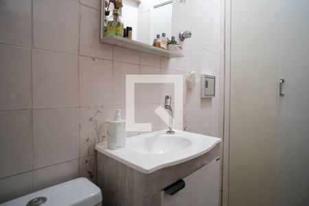 Casa à venda com 140m², 3 quartos e sem vaga Casa à venda com 140m², 3 quartos e sem vagaBanheiro