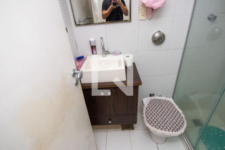 Apartamento à venda com 77m², 2 quartos e 2 vagasBanheiro