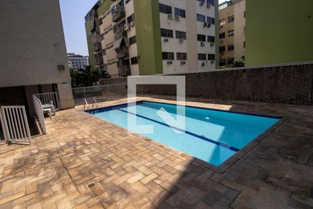 Apartamento à venda com 77m², 2 quartos e 2 vagasÁrea comum - Piscina