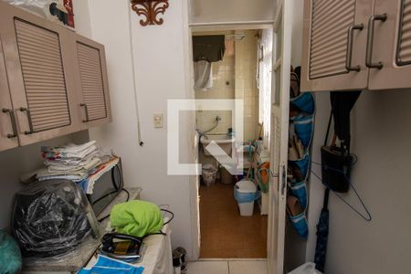 Apartamento à venda com 77m², 2 quartos e 2 vagasQuarto de Serviço