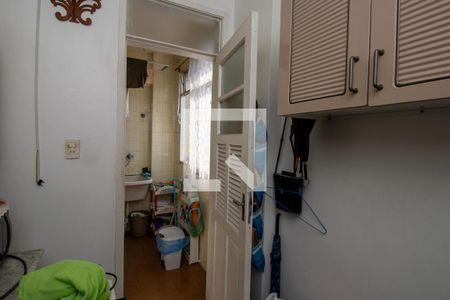 Apartamento à venda com 77m², 2 quartos e 2 vagasQuarto de Serviço