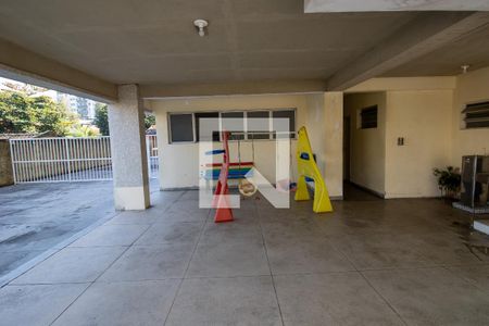 Apartamento à venda com 77m², 2 quartos e 2 vagasÁrea comum - Playground