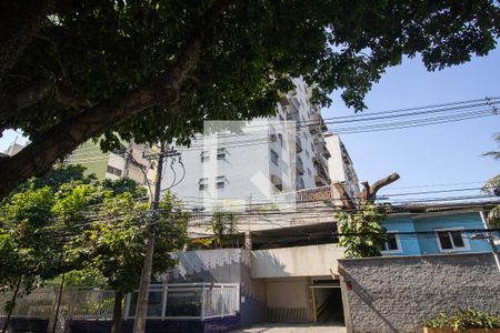 Apartamento à venda com 77m², 2 quartos e 2 vagasFachada