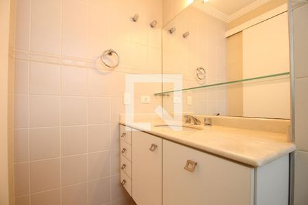 Apartamento para alugar com 189m², 3 quartos e 3 vagasBanheiro da Suíte 1