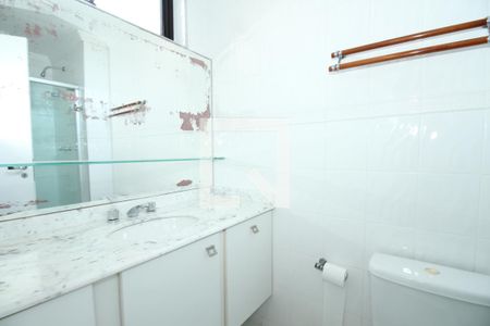 Apartamento para alugar com 189m², 3 quartos e 3 vagasBanheiro da Suíte 2