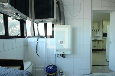 Apartamento para alugar com 189m², 3 quartos e 3 vagasLavanderia - Aquecedor