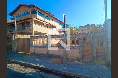 Casa à venda com 95m², 2 quartos e 6 vagasFachada 