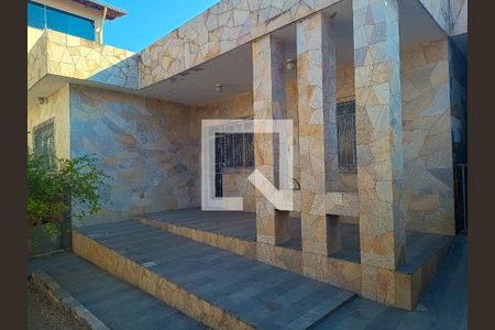 Casa à venda com 95m², 2 quartos e 6 vagasÁrea externa 