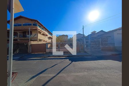 Casa à venda com 95m², 2 quartos e 6 vagasFachada 