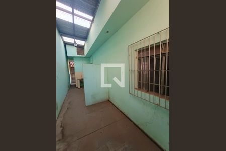 Casa à venda com 95m², 2 quartos e 6 vagasÁrea externa 