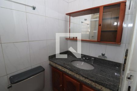 Casa à venda com 180m², 3 quartos e 2 vagasBanheiro da Suíte