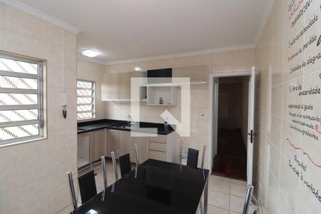 Casa à venda com 180m², 3 quartos e 2 vagasCozinha
