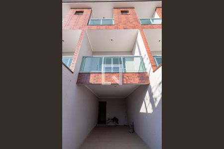 Casa à venda com 179m², 3 quartos e 2 vagasFachada Interna 