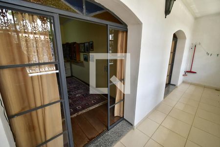 Casa à venda com 400m², 4 quartos e 4 vagasSala / Escritório - Sacada
