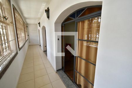 Casa à venda com 400m², 4 quartos e 4 vagasQuarto 1 - Sacada