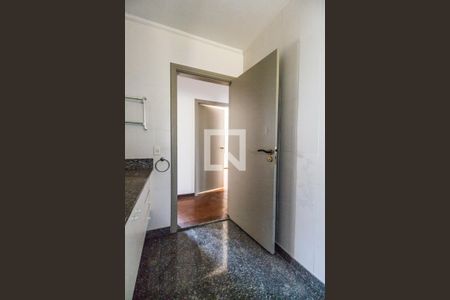 Casa de condomínio para alugar com 200m², 3 quartos e 4 vagasBanheiro