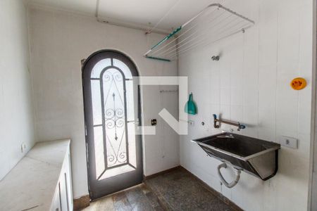 Casa de condomínio para alugar com 200m², 3 quartos e 4 vagasÁrea de Serviço