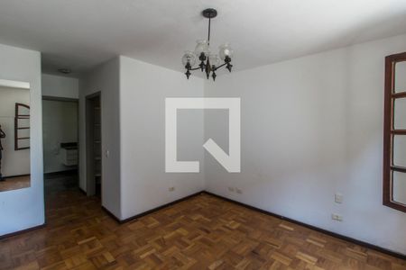 Casa de condomínio para alugar com 200m², 3 quartos e 4 vagasSuíte