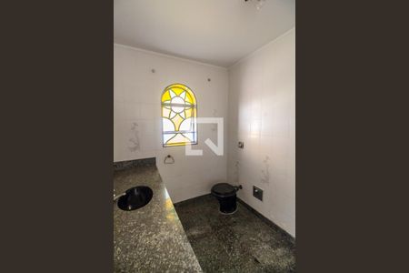 Casa de condomínio para alugar com 200m², 3 quartos e 4 vagasBanheiro da Suíte