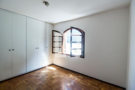 Casa de condomínio para alugar com 200m², 3 quartos e 4 vagasQuarto 2